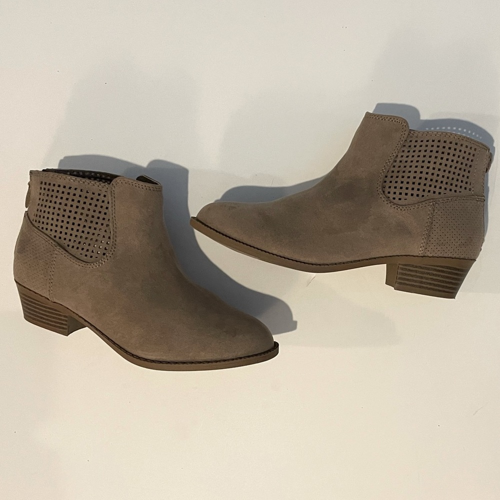 Justice girls booties size 3